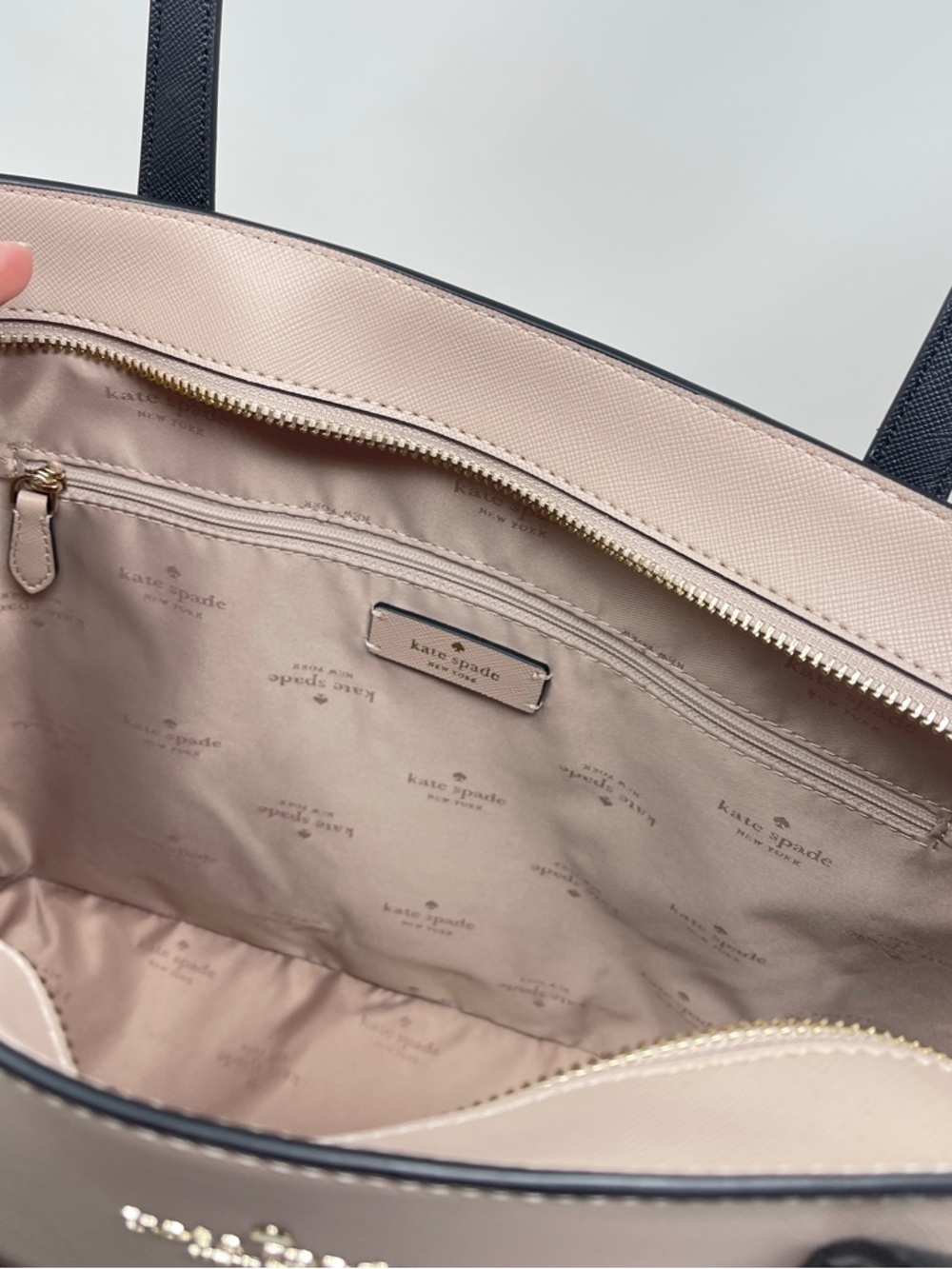 Kate Spade New York Blush Pink Tote Bag + Matching Zip Pouch - Picture 8 of 16